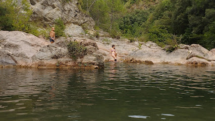 gorgues D'Albanyà en Albanyà. Zona de senderismo
