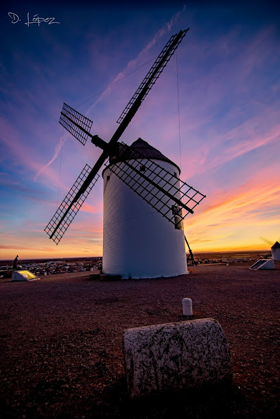 Molinos de Viento Manchegos de Mota del Cuervo en Mota del Cuervo. Centro de información turística