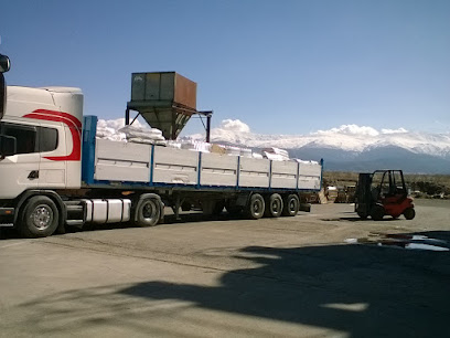 Piensos y Cereales Mulhacén en Albuñán. Fabricante de alimentos