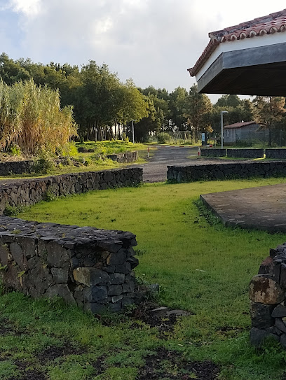 Embalse de la laguna camping en Lomo Romero. Camping