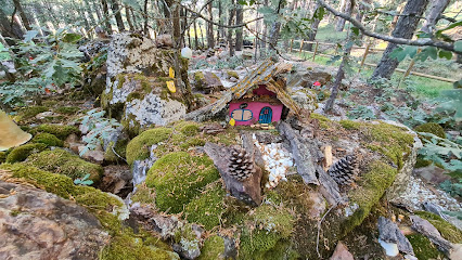 El Bosque Encantado de la Bruja Brigitta en Bronchales en Bronchales. Museo al aire libre