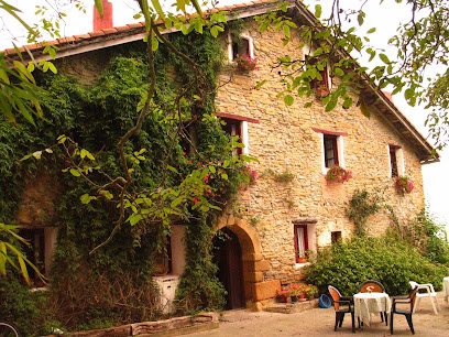 Casa Rural Sarasola Zahar Landetxea - Guest house en Aizarnazabal. Casa rural