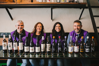 Bodegas Gratias. Familia y Viñedos en Casas-Ibáñez. Bodega
