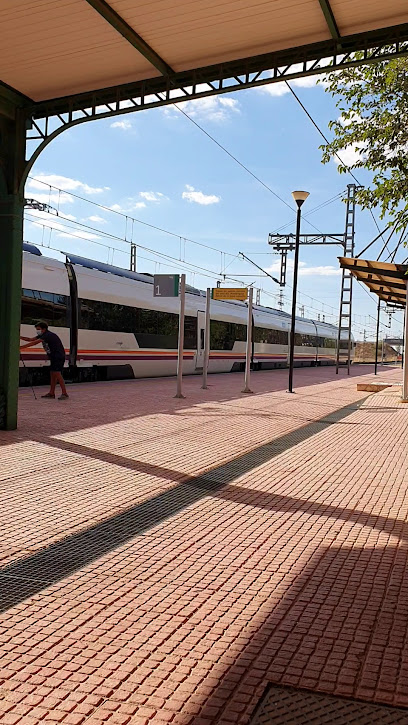 Estación de tren La Gineta en La Gineta. Estación de tren