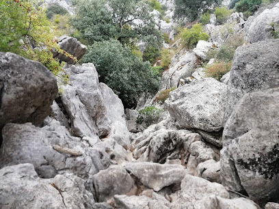Sima del republicano en Villaluenga del Rosario. Atracción turística