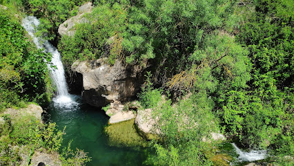 Fonts de les Dous en Torrelles de Foix. Parque