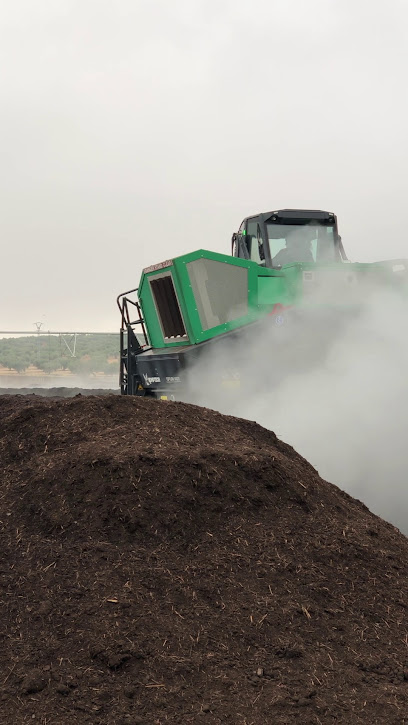 Complus 'Compost Ecológico' en Valdetorres. Servicio de gestión de residuos