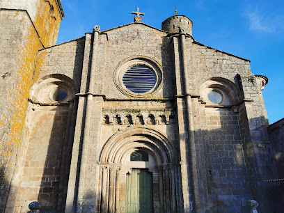Colexiata de Santa María a Real en Junquera de Ambía. Iglesia