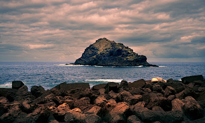 Monumento Natural del Roque de Garachico en Garachico. Reserva natural