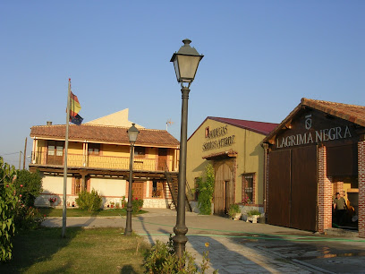 Lágrima Negra en Pesquera de Duero. Bodega