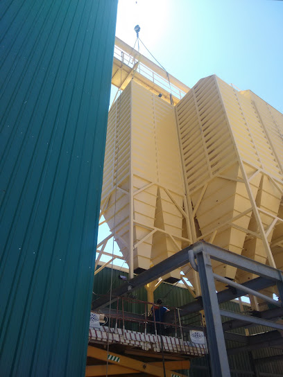 Macob en Villanueva Mesía. Servicio agrícola