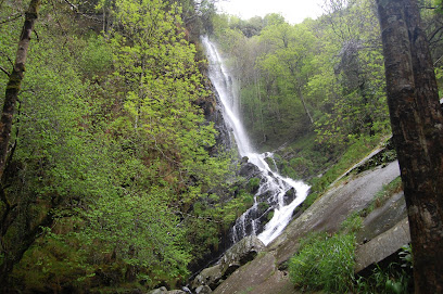 Cascada de Seimeira de Murias en Busqueimado. Zona de senderismo