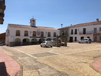 Ayuntamiento de Casas de Millán en Casas de Millán. Ayuntamiento
