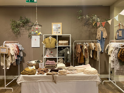 Apple Of My Eye Store en Allande. Tienda de ropa infantil