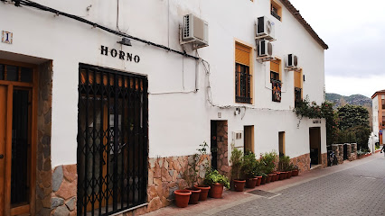 Horno El Morrón en Sot de Chera. Panadería