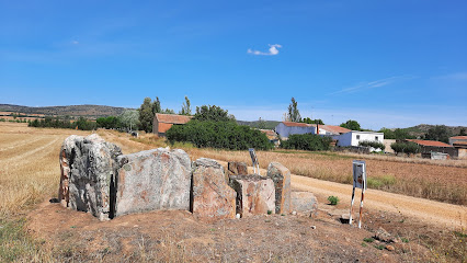 Dolmen Las Peñezuelas - Granucillo en Granucillo. Museo