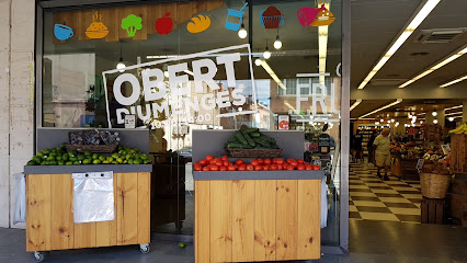 Cal Fruitós en Palau-solità i Plegamans. Frutería