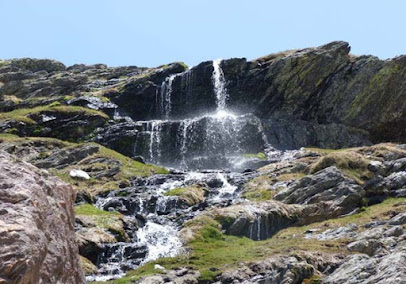 Manantial de los Prados del Nacimiento en Dúrcal. Fuente de agua potable