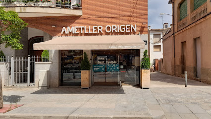 Ametller Origen en Sant Fruitós de Bages. Tienda de alimentación