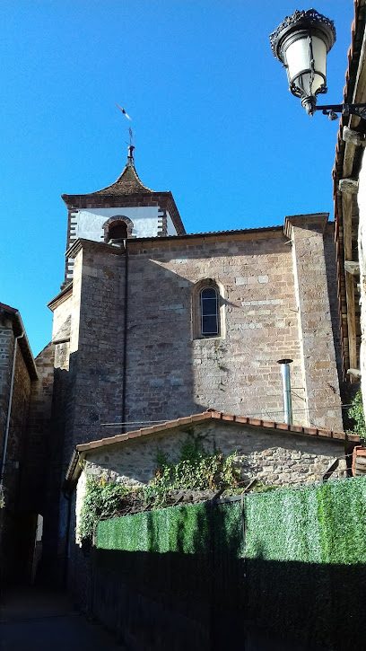 Iglesia de San Pedro en Santesteban. Iglesia católica