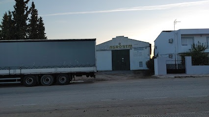 Agrosem en Torreblascopedro. Almacén