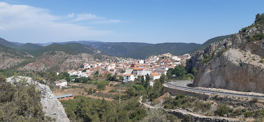 Ayuntamiento de Santa Cruz de Moya. en Santa Cruz de Moya. Ayuntamiento