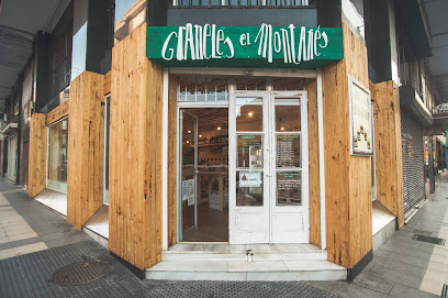 Graneles El Montañés en Torrelavega. Tienda de alimentación