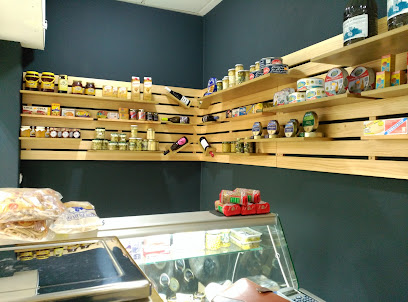 Obrador Artesanal de manteca ibérica Casa Cruz en Écija. Delicatessen