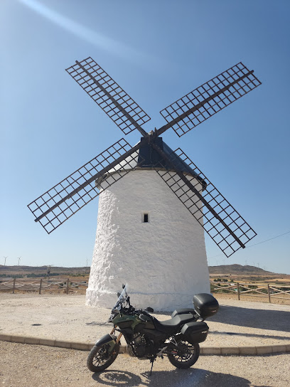 Molino de viento en Pozo Cañada. Molino