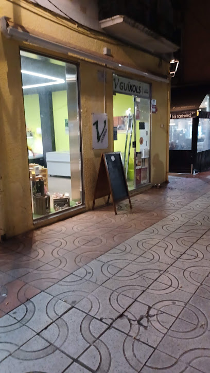 VGuíxols en Sant Feliu de Guíxols. Tienda de alimentación