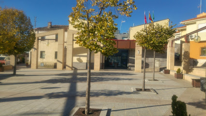 Ayuntamiento de Serranillos del Valle. en Serranillos del Valle. Ayuntamiento