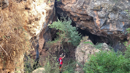 Cueva de Sacañé en Gátova. Zona de senderismo