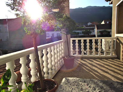 Casa Rural Azaleas en Casavieja. Casa rural