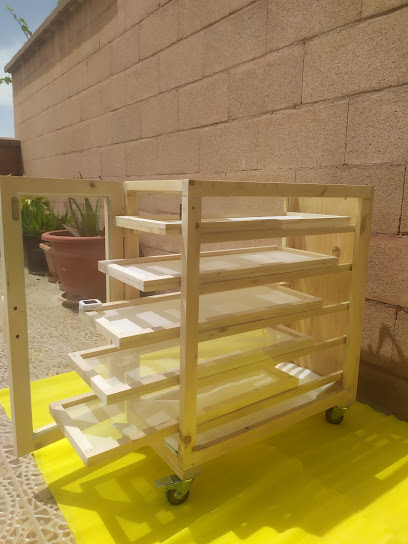 Eco Giro al Sol en Casares. Tienda de alimentación
