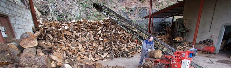 Maderas Riosa - Isidro Gracía Quintana en La Ara. Establecimiento de venta de madera