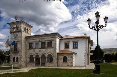 Ayuntamiento de Santa María de Cayón en Santa María de Cayón. Ayuntamiento