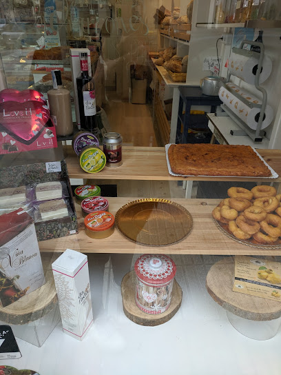 As Leiras en A Coruña. Tienda de alimentación