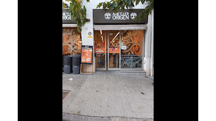 Ametller Origen en Sant Sadurní d'Anoia. Tienda de alimentación