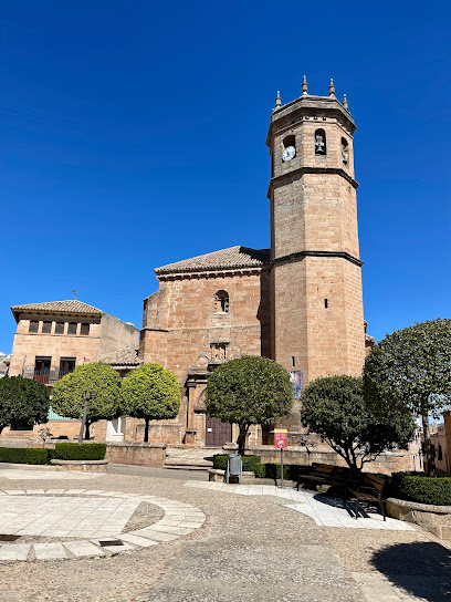 Iglesia de San Mateo en Baños de la Encina. Iglesia católica