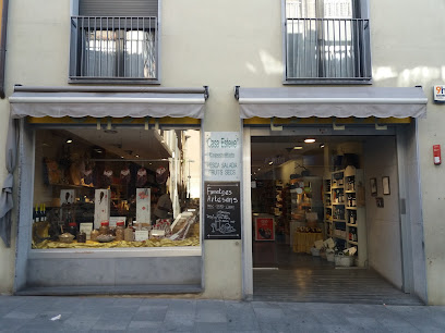 Casa Esteve en Centelles. Establecimiento de jamón serrano