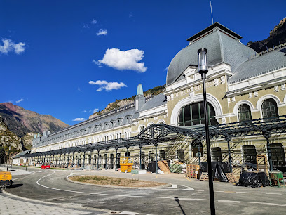 Canfranc en Canfranc-Estación. Estación de tren