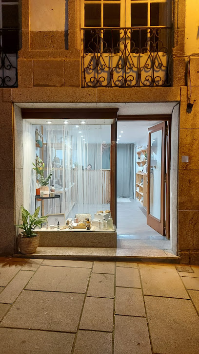 Lirisme en Fene. Tienda de cosméticos