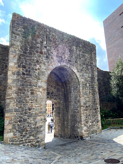 Puerta de San Juan en Bermeo. Lugar de interés histórico