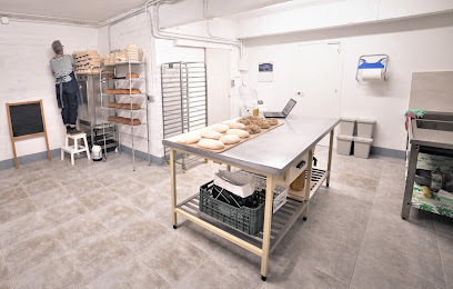 Papurrak ogi eta goxo faktoria en Oyarzun. Panadería