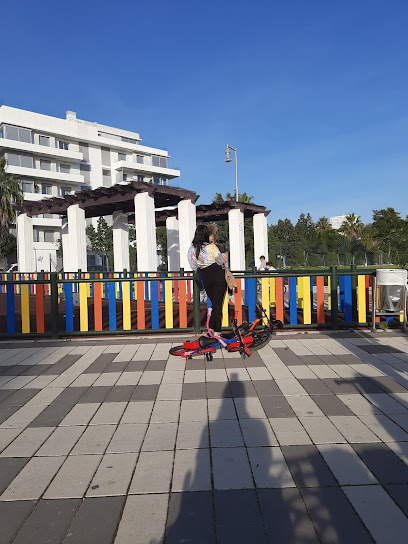 Paseo Ramón Garzón en Marbella. Parque