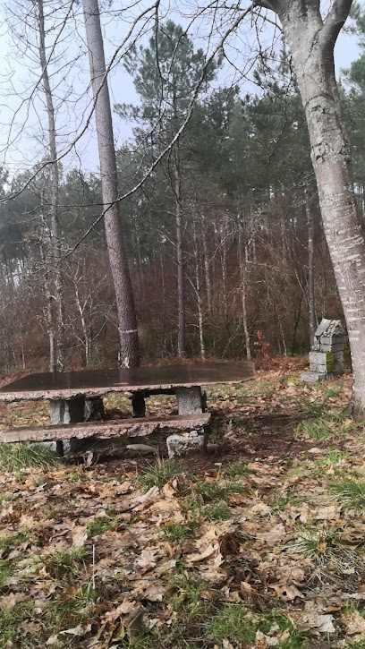 Merendero ELM Arcos da Condesa en Caldas de Reyes. Parque ecológico
