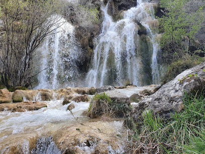 Cascada El Tobazo en Villaescusa de Ebro. Reserva natural