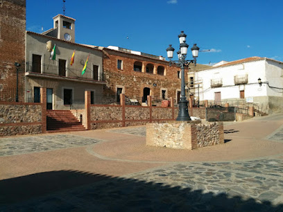 Ayuntamiento de Torrejón El Rubio en Torrejón el Rubio. Ayuntamiento