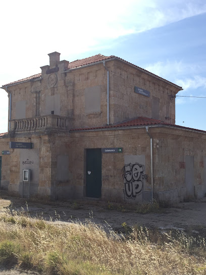 Estación de tren Narros del Castillo en Narros del Castillo. Estación de tren