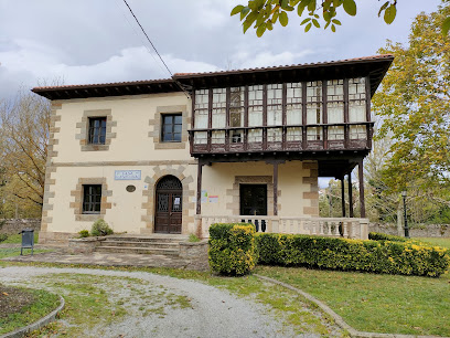 Ayuntamiento de Bárcena de Pie de Concha en Bárcena de Pie de Concha. Ayuntamiento